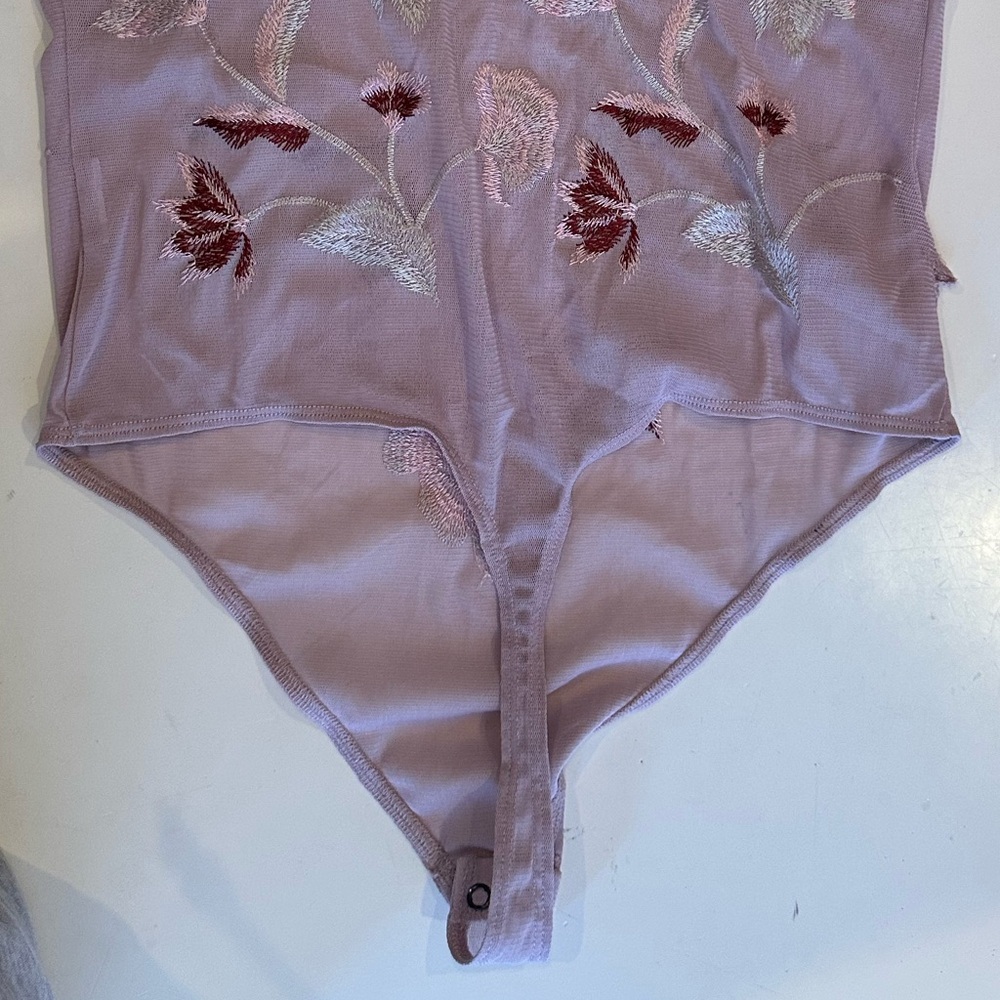 Express Floral Embroidered Mesh Bodysuit - Picture 4 of 5